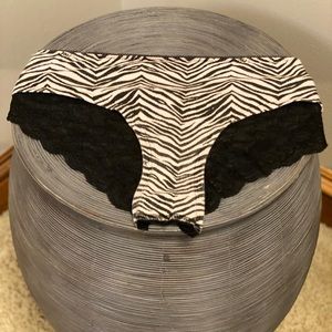 Victoria’s Secret Pink bikini